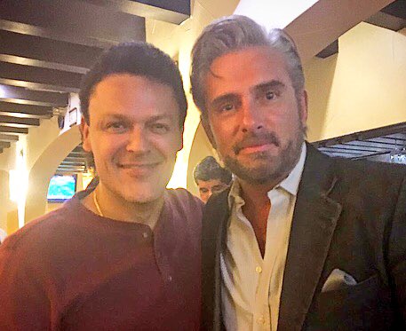 harrygeithner's tweet photo. Lo bello de la vida es encontrarse con amigos que con el tiempo son entrañables. Aeropuerto CDMX. Se te quiere de a gratis mi Pedro. https://t.co/c6rX2sa7N6
