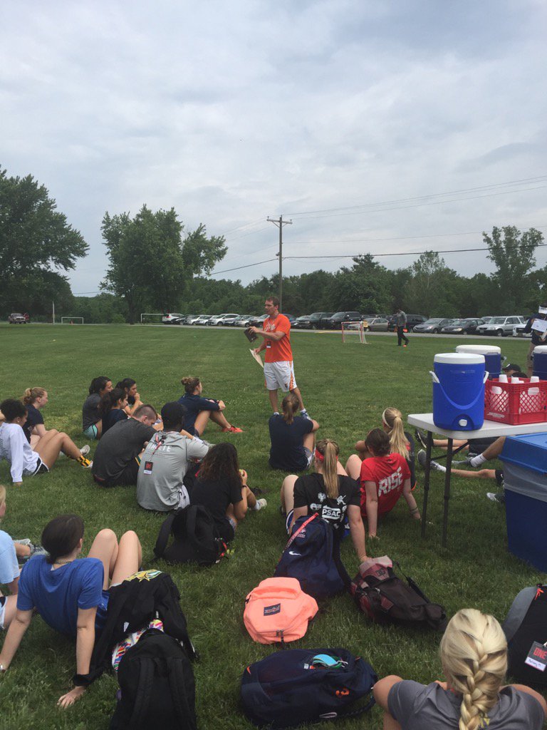 Myers_Kirby's tweet photo. Nathan Bliss from Syracuse teaching on "Doing Sports God's Way." #FCAMACC https://t.co/uj5ZIDwUl2