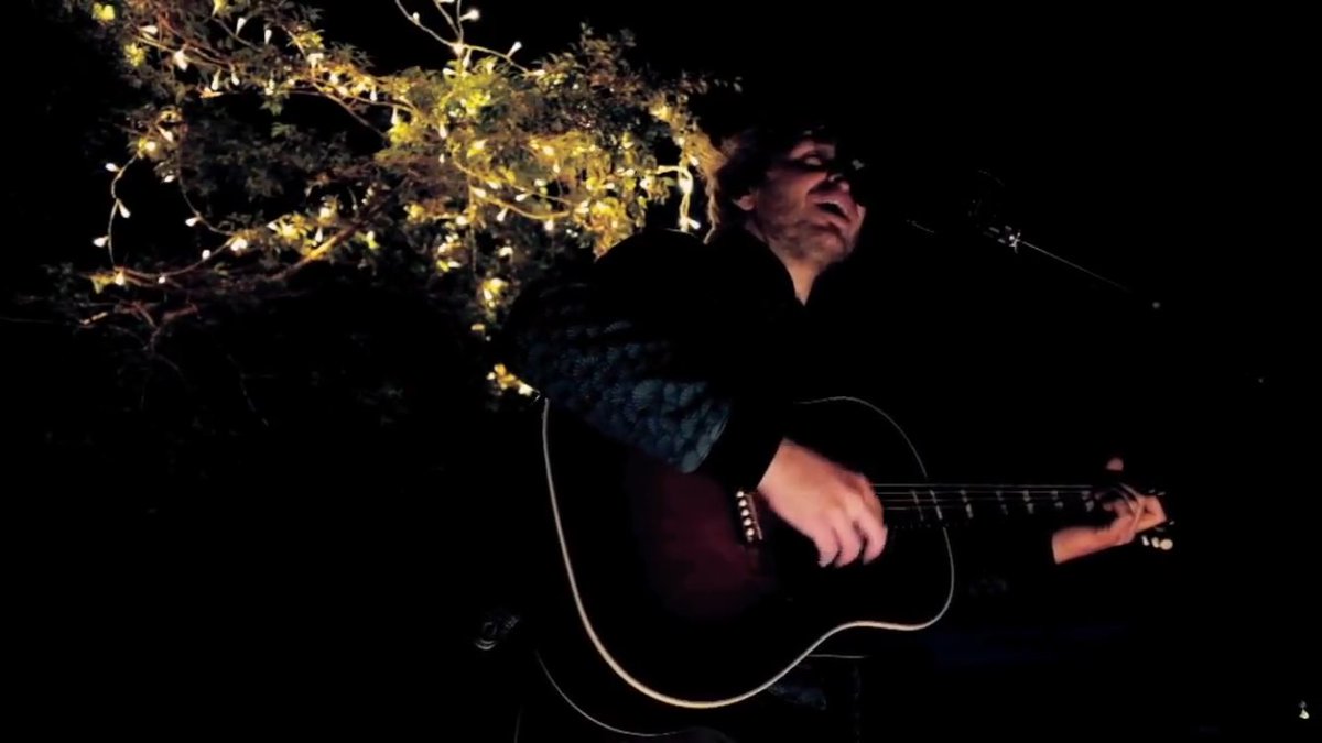 tweetsiiga's tweet photo. A moonlight version of 'Hollow Bones' live from the little forest in the garden coming tomorrow.🌲🌌🌲
#siiga #gardensessions https://t.co/h1j1HoJXob