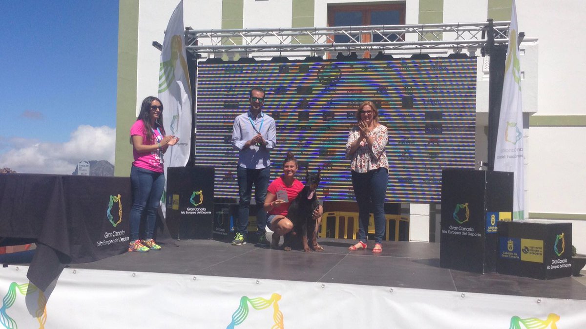 GranCanariaDep's tweet photo. 🏆Podio femenino de la #Canicross de @CircularTejeda🐕🏃 y Foto Familia📸 #GCIslaEuropeadelDeporte https://t.co/5qmpPQ4ZfI
