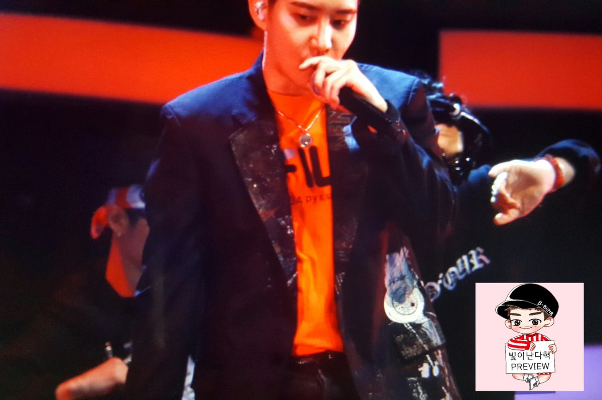 lightbomb901214's tweet photo. 170527 아이돌콘 토크콘서트 비범 #비범 #블락비 #이민혁 #아이돌콘 #바스타즈 #BlockBastarz #BBOMB #ビボム

품행제로 난리난다ㅜㅠㅠ 오빠도 섹시하고ㅠㅠㅠ하ㅠㅠㅠ조명도ㅠㅠ하ㅠㅠㅠ 내마음의 또 불났다ㅠㅠ https://t.co/XXYj6Ggc4B