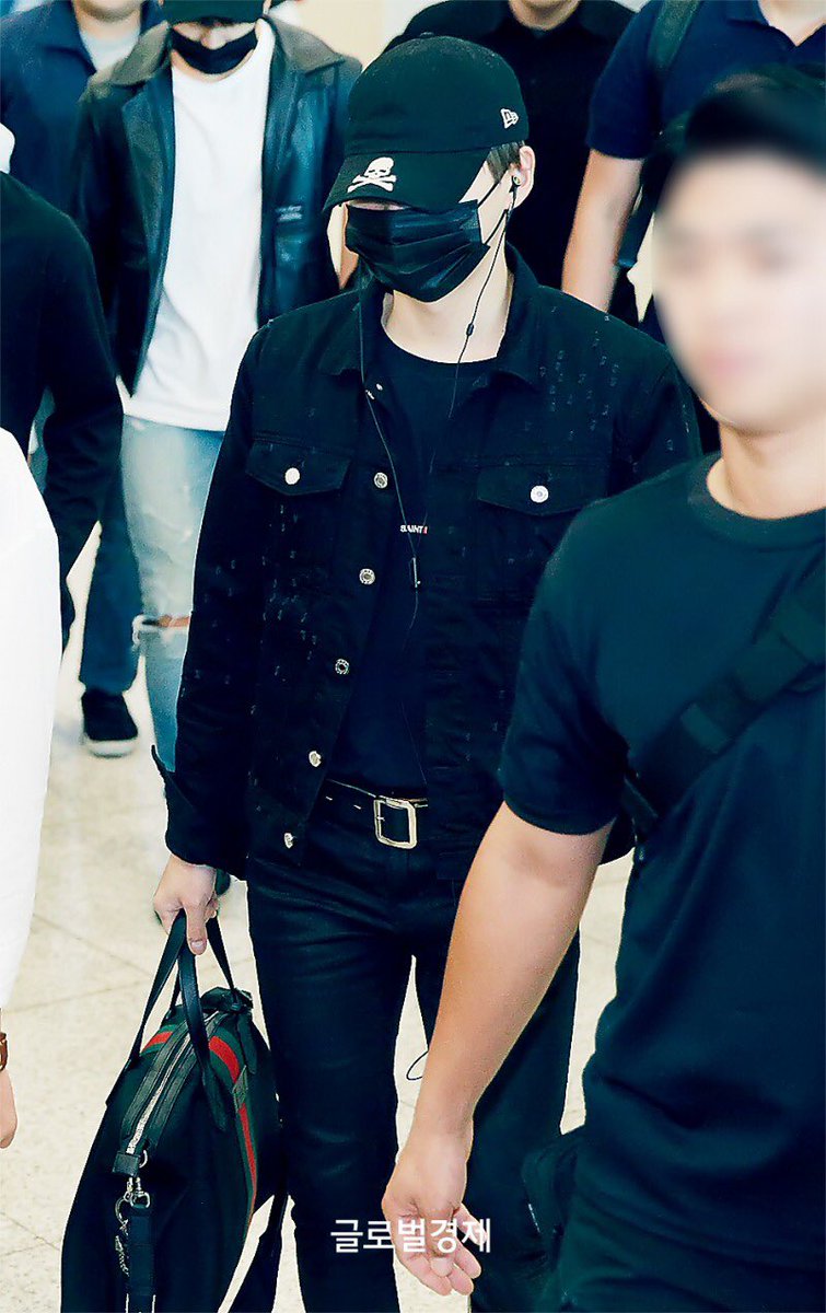 BTS_National's tweet photo. [PRESS] 170527 BTS Arrival in Incheon Airport #방탄소년단 (https://t.co/7XYbOFWouT) https://t.co/SBIONY5YRH
