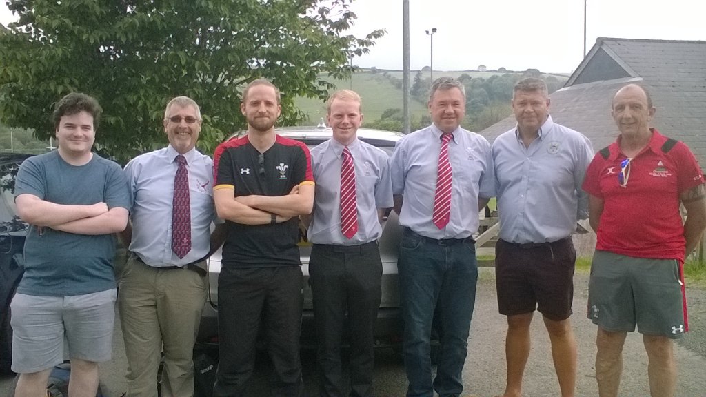 ovalzonerugby's tweet image. Ah well... Loads of @MidWalesRefSoc here at @LlanidloesRFC but unfortunately very few players #TrafficProblems