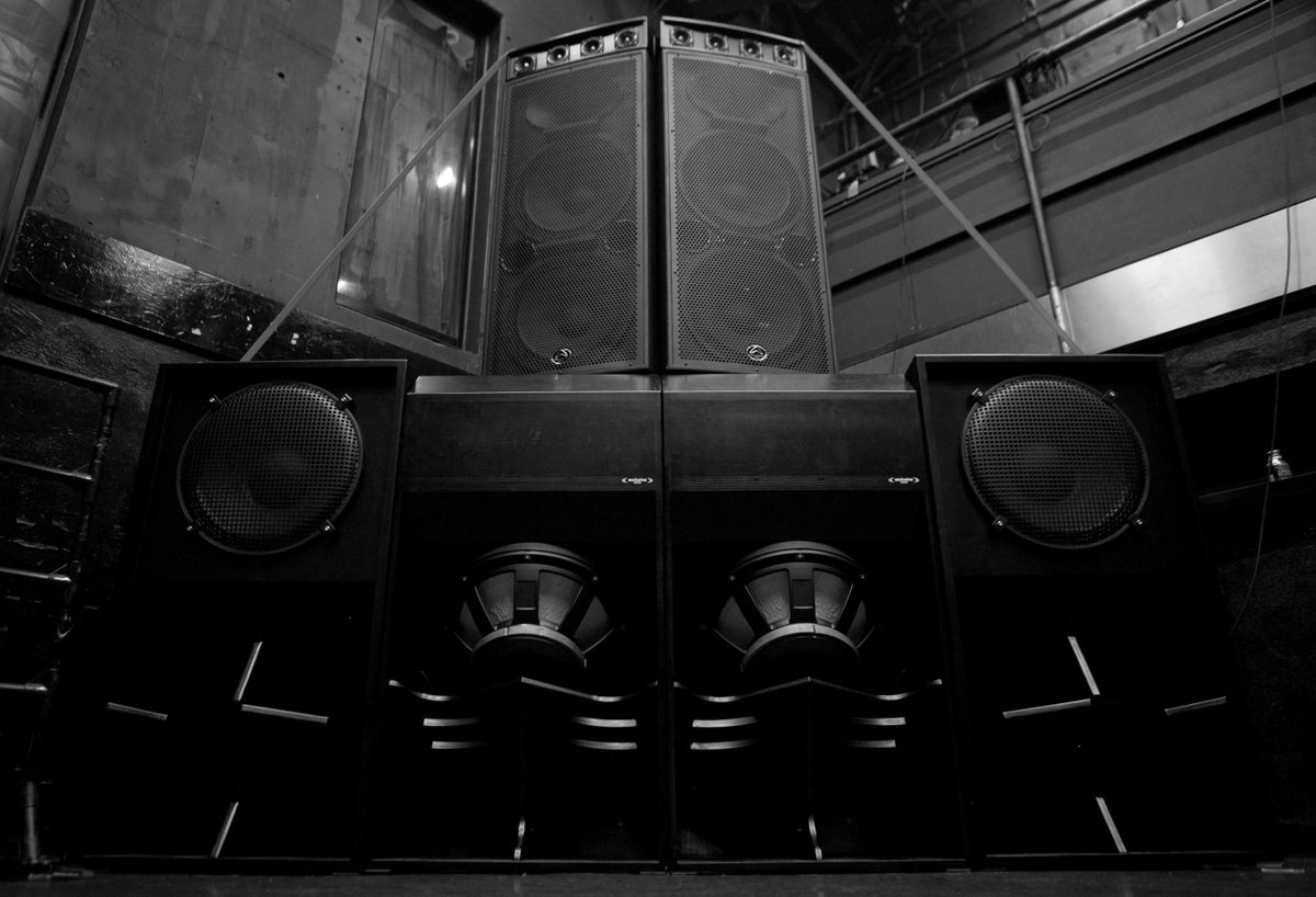 pauvreencolere's tweet photo. L #SOUNDSysteme a fait #renaitre Mr+(#Coretechnotrans #deepsound)
#MrPlus #reborn
#fakes or #news?
#is #alive
#not #yet #dead
#music #techno https://t.co/QEGxHGN5os
