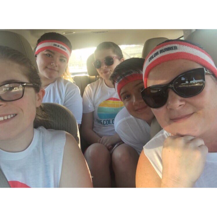 ViosSlays's tweet image. On the way to the color run!!! Soooooooo excited!!!! ❤️💛💚💙💜 #ColorRun2017 #ColorRun #Run #Active