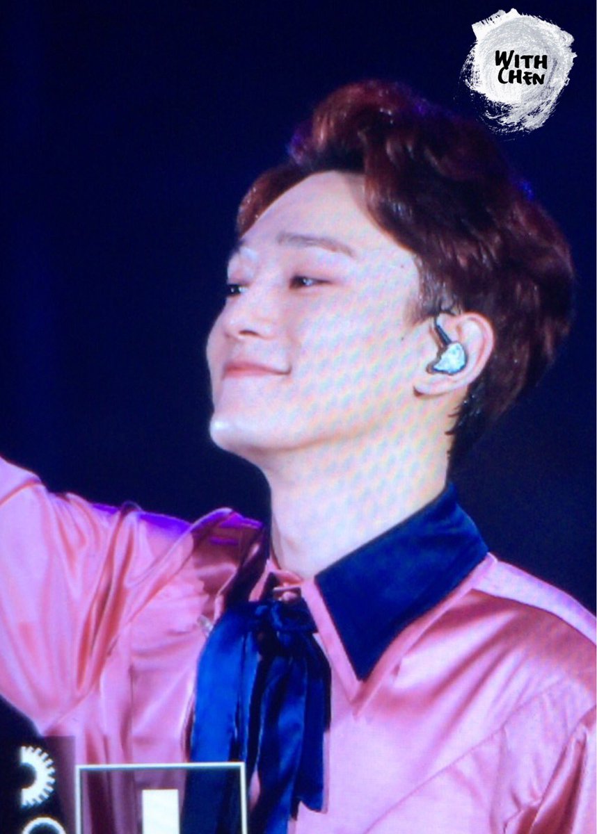 WITH_CHEN's tweet photo. 170527 한국콘서트 #종대 #CHEN 겸댕이ㅜㅜㅜㅜ 새옷 ♥︎ https://t.co/6wZSbf7lS1