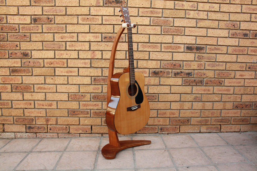 WoodworkJunkie's tweet photo. Our latest build is live. https://t.co/jKvykVRBdt Easy build guitar stand with basic power tools #woodworking https://t.co/7TaFcjC7QT