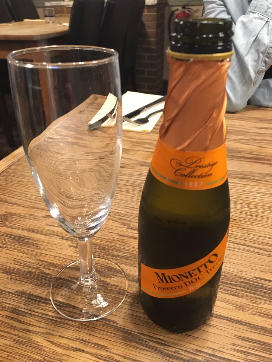 Ladyrose1983's tweet photo. #weekendbehaviour #spaday #prosecco #chill 👍🍾 https://t.co/P4KekyyUmK