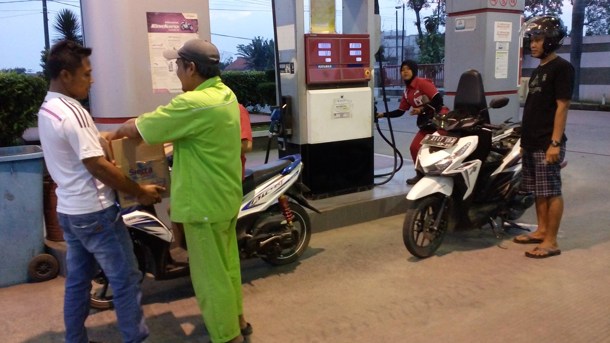 auwaludien1's tweet photo. Berbagi itu indah @pertamina @PertamaxIND #pertaminaspiritualmarketing #berbagitakpernahrugi #mor3 https://t.co/flbrq6Aovh