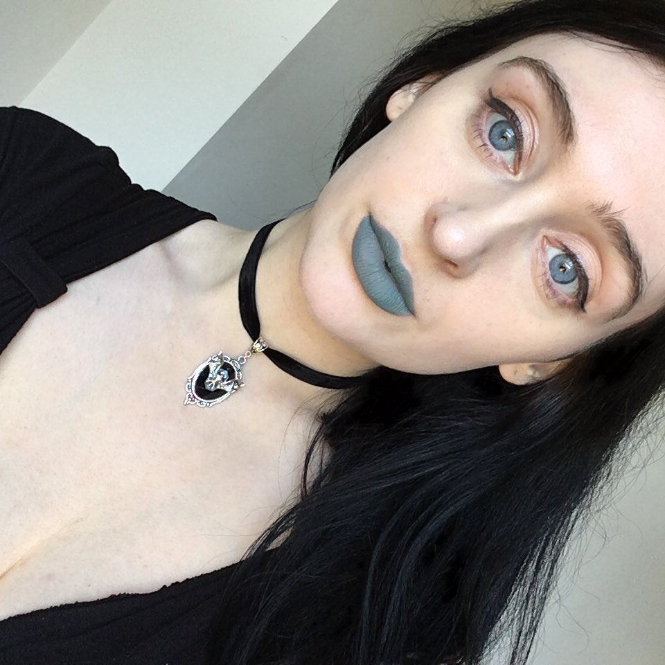 #bat chokers make everything better 🦇 lipstick from #jeffreestarcosmetics in #dirtymoney