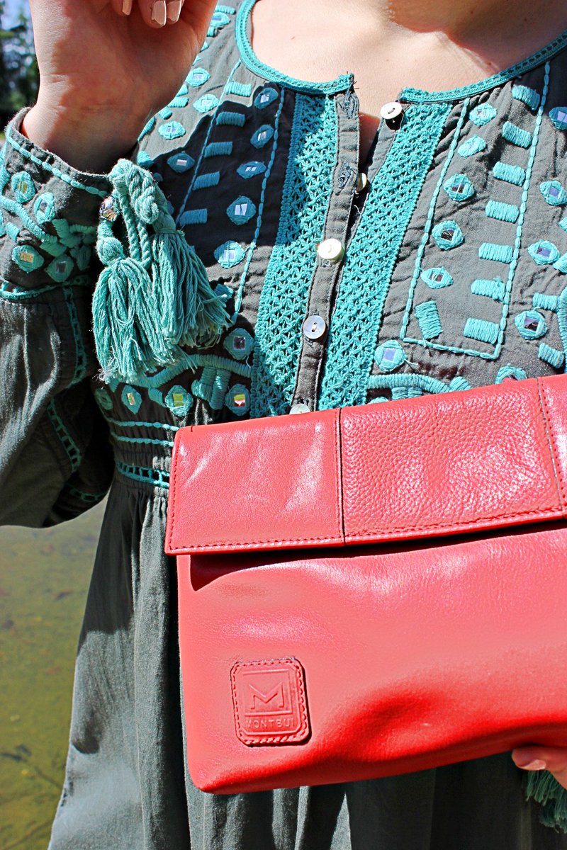 ¡Esta y muchas más prendas primaverales disponibles PRÓXIMAMENTE!🙋 🙌🙋 🙌 VESTIDO --> CÓDIGO 9257  👗 ZAPATOS 6895 👠 BOLSO 8675 👜