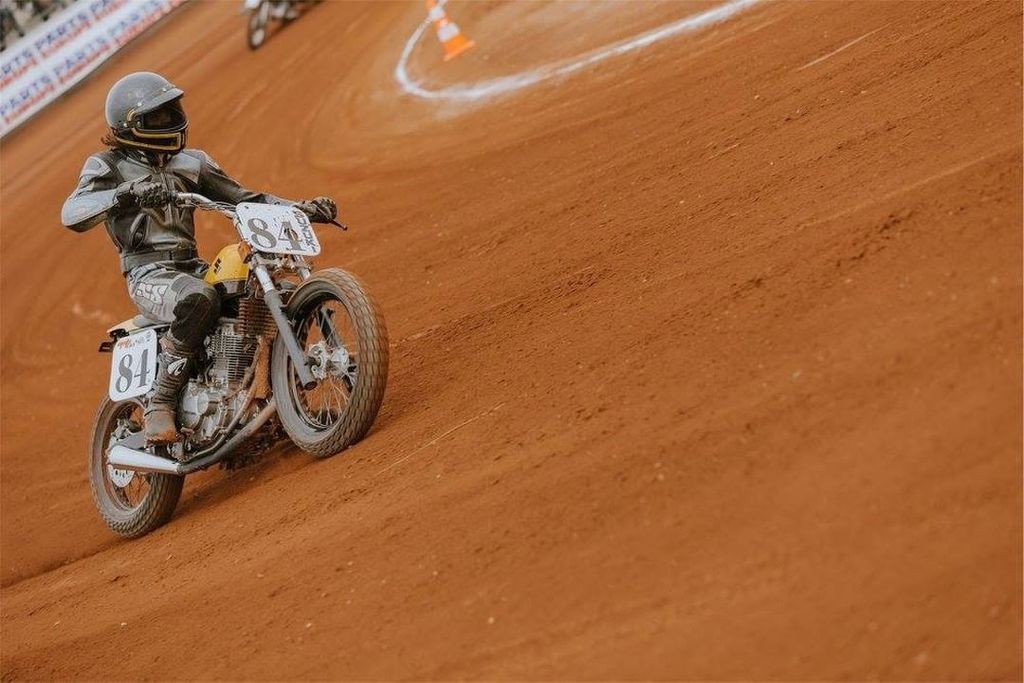 CafeRacerPasion's tweet photo. 🏁 https://t.co/qO3VRnHPVo 🏁 HELLS RACE from Speedway Lelystad in the Netherlands - Gallery by MotoRausch [TAGS] #caferacerpasion #hellsrace https://t.co/Yxfi3U7PSb