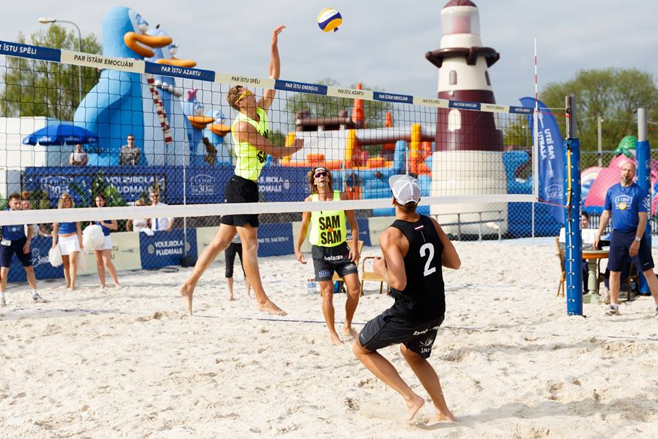 Vai nokavēji Samoilovu un Šmēdiņu brāļu derbiju <a href="/LIDO_LV/">LIDO</a> volejbola laukuma atklāšanas pasākumā? Noskaties to šeit: bit.ly/2s1gBXF