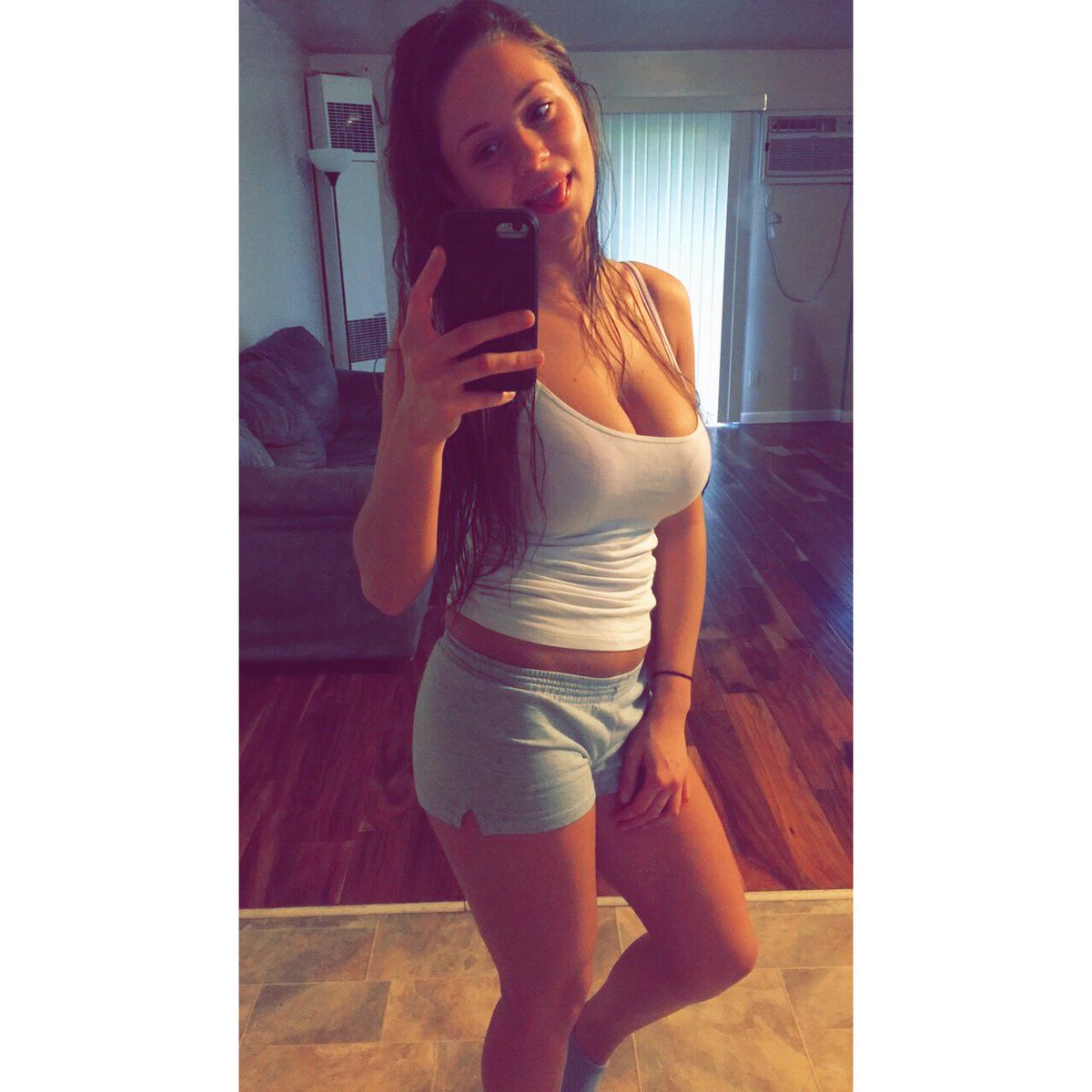 tiffanygetslowe's tweet photo. https://t.co/F8GLiCxDTJ
