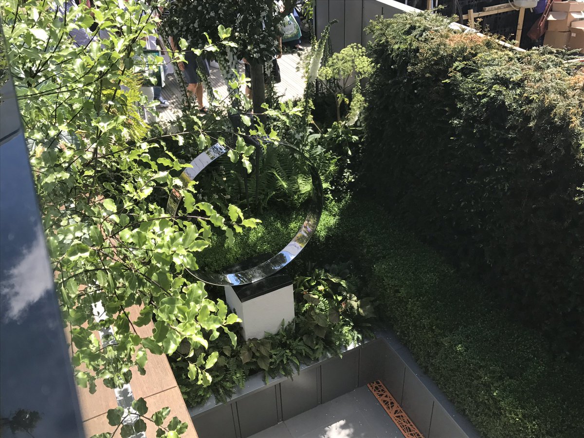 KateGouldGarden's tweet photo. Such a huge team effort to put this garden together - we're going to miss it #cityliving #rhschelsea https://t.co/ZNt3jQierd