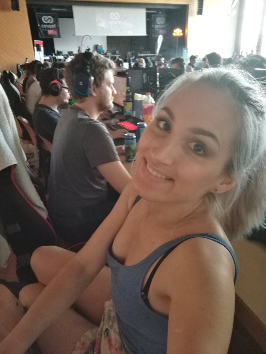 its_stefy_h's tweet image. Für mich heisst es leider schon bye bye. Schee war's! See you next time! #eevent 💁🏼💜