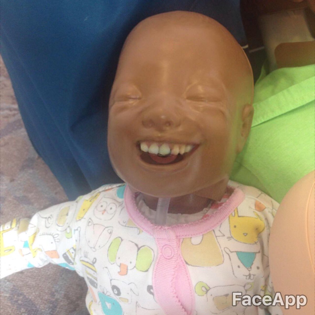 Qt3X's tweet photo. First aid training today - with me, you can die happy :) https://t.co/wx6XXD0zWq
