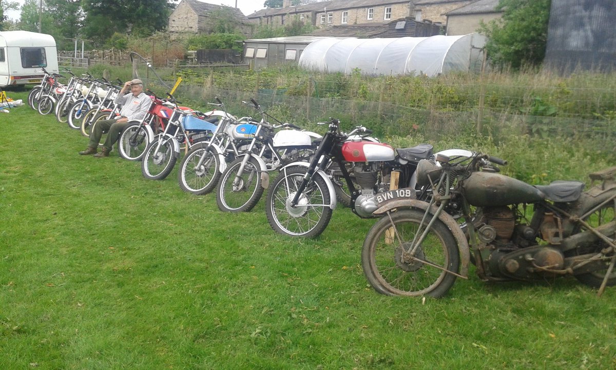 willielambert01's tweet photo. Thought we'd show off our bikes at local race. Didn't realize we had so many https://t.co/zO1tuR6VHM