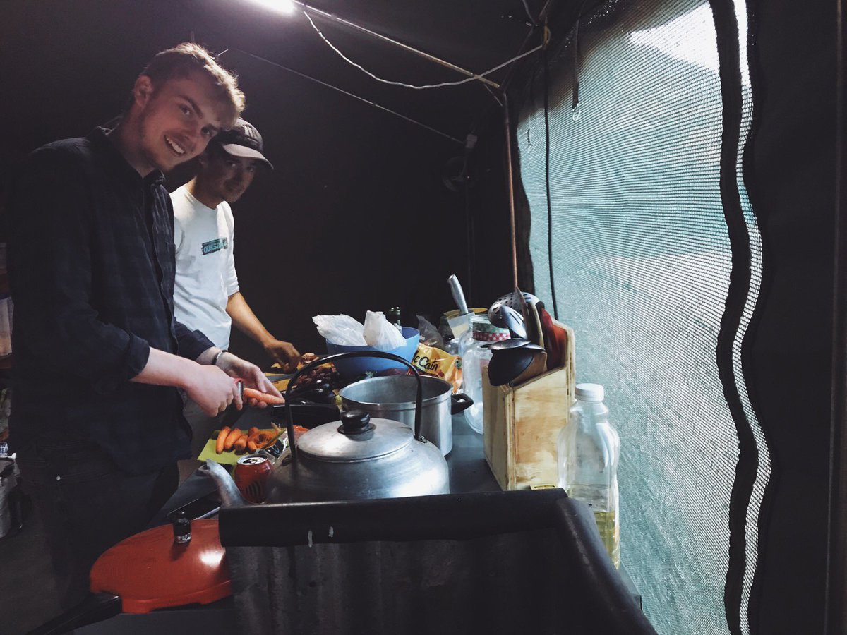 Oananamibia's tweet image. Oryx Stew, supper is on the boys tonight! 😋🍴#oanaflorafauna