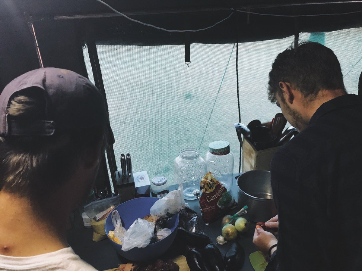 Oananamibia's tweet image. Oryx Stew, supper is on the boys tonight! 😋🍴#oanaflorafauna