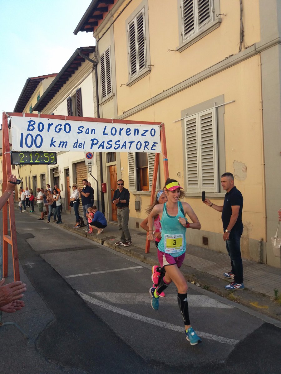 TopRunnerTv's tweet photo. A Borgo San Lorenzo le prime 2 donne passano spalla a spalla Sustic e Gotto in testa
#100KmPassatore #TopRunnersTv #ultramarathon #running https://t.co/6oGXUkpsCf