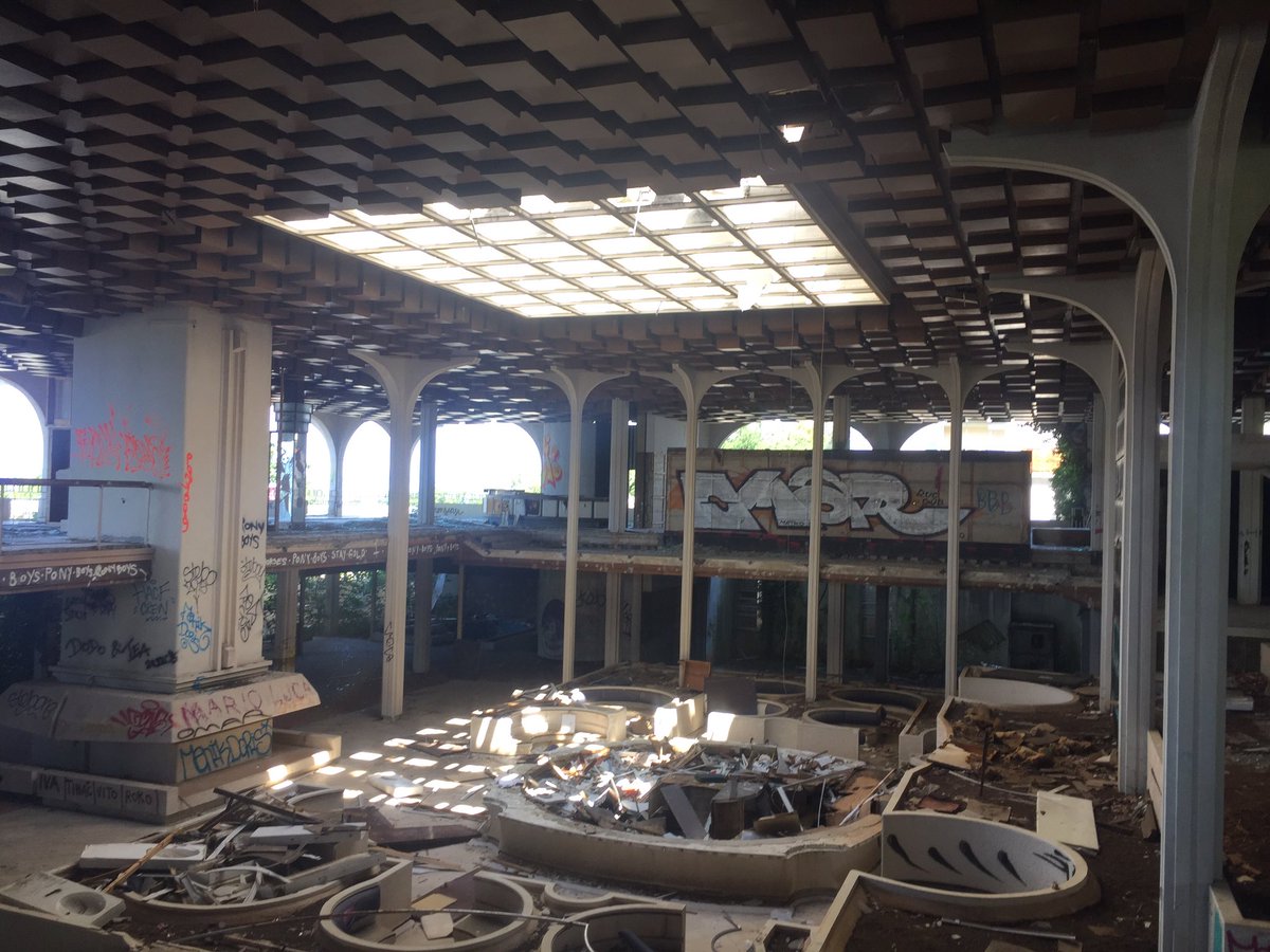 iamnightwave's tweet photo. this place is making my mind go wild, abandoned luxury hotel in Croatia, creepiest place I've been to https://t.co/aTsjA6lOHe