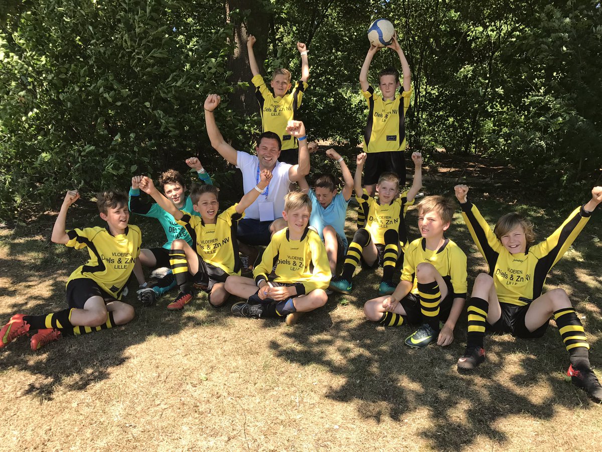 Majasa72's tweet photo. @jovlille  #huizengooimeercup U11 winnen met een klinkende 7-1!! Nog 1 match te gaan .. https://t.co/ZdBVyK8hdQ