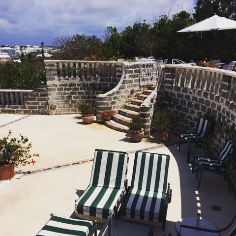CarolMcFDesign's tweet photo. Bermuda Wall #wall #stonewall #stones #design #vacation #resting #poolarea #vacationmode #chilling #love #decor #designer https://t.co/1XeJxiDLy2