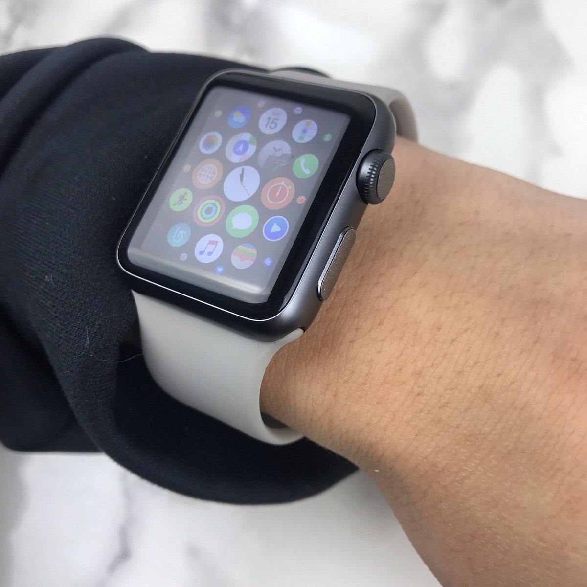 GetGadgetWraps's tweet image. Every moment matters.
Pictured: Brushed Titanium paired with our Fog Watchband #gadgetwraps #grey #applewatch