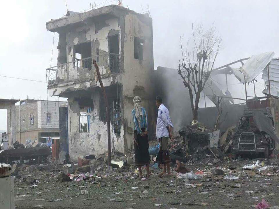HussainBukhaiti's tweet photo. Friday morning #Saudi #UAE strikes targetd a home &small market n Magbanah roundabout #Taiz #Yemen
13civilians kild inc1child
5inj inc2kids https://t.co/2aOg6Ztn9T