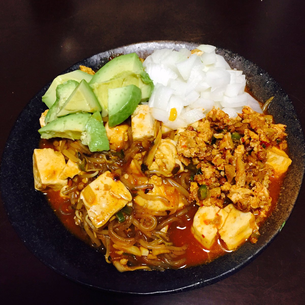 Mihoko على تويتر レッチリに向かってたんだけど 上野 からお酒飲んでたら何だか自信がなくなってカスミで買い物して引き返したというアホ でネーミングに困る自作ごはん 麻婆豆腐 麻婆春雨 しらたきだけど レンコン入りの挽肉とアボカドと新玉ねぎが意外と合う