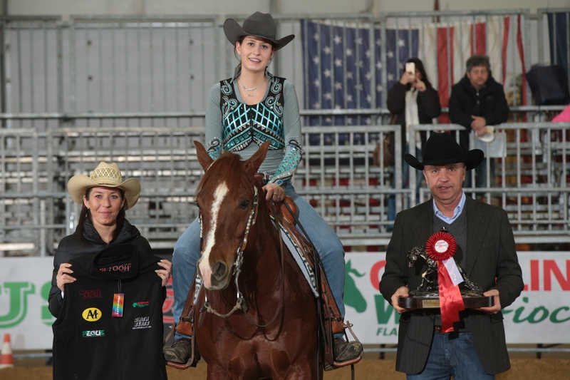lrhareining's tweet photo. #Champion #NrhaIntNonPro #NRHA #RomeShootIn #PrimaTappa #LRHA ASD 2017 GIULIA AMOLARO sul suo PLAYBOY SNAPPLE con score 217 https://t.co/RILYlkPF8G