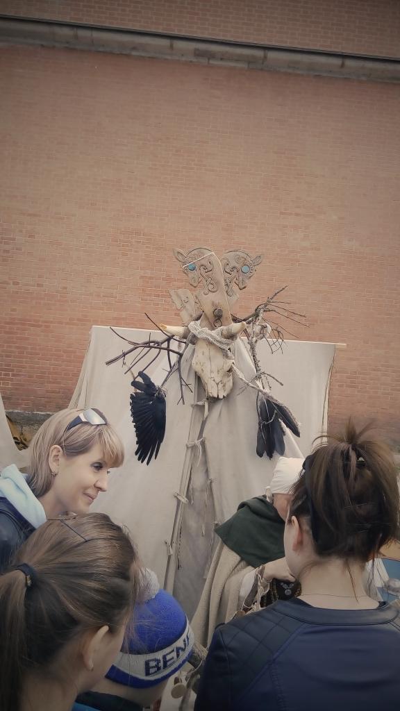 Dig1talDrift3r's tweet photo. #деньгорода #vikings #фестиваль #викинги #прогулка #аянеумеюгадатьпорунам #ремесло #stuntfight #fun https://t.co/pIxaa4nRJN
