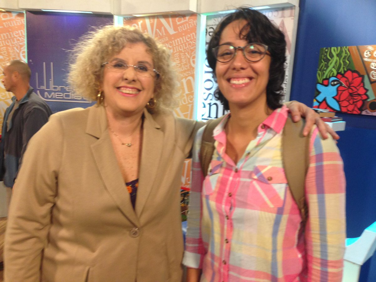 mrcc7139's tweet photo. @TVLecturas que orgullo ver a nuestras niñas manejando excelentes conceptos de Prevención en Redes Sociales 👾 @MarialciraMatuT https://t.co/tEEU0PLEkL