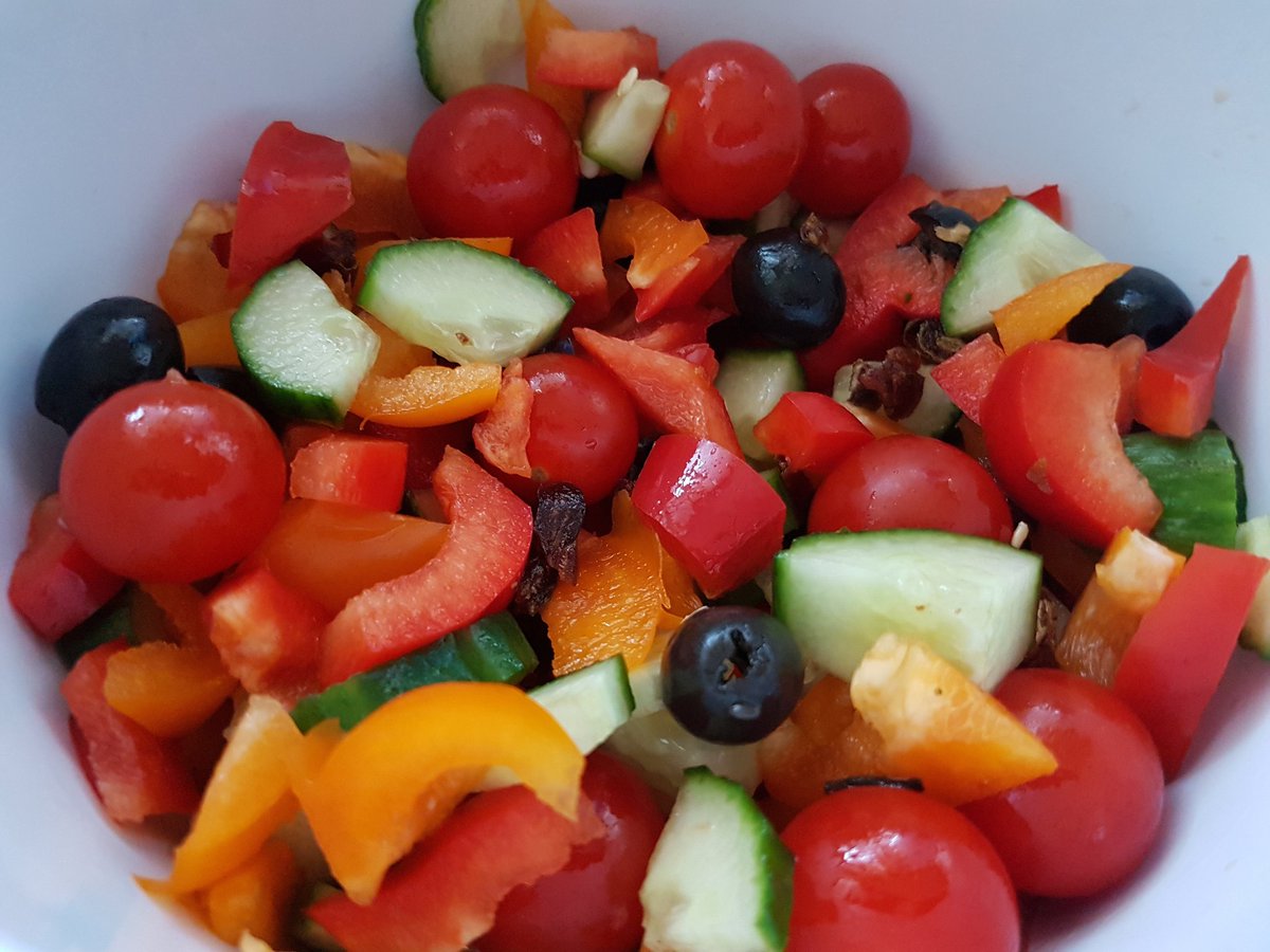 #ColourfulSalad #ColourfulMeal #Salad how fitting for this warm weather #Summer #SummerMeals #Delicious
