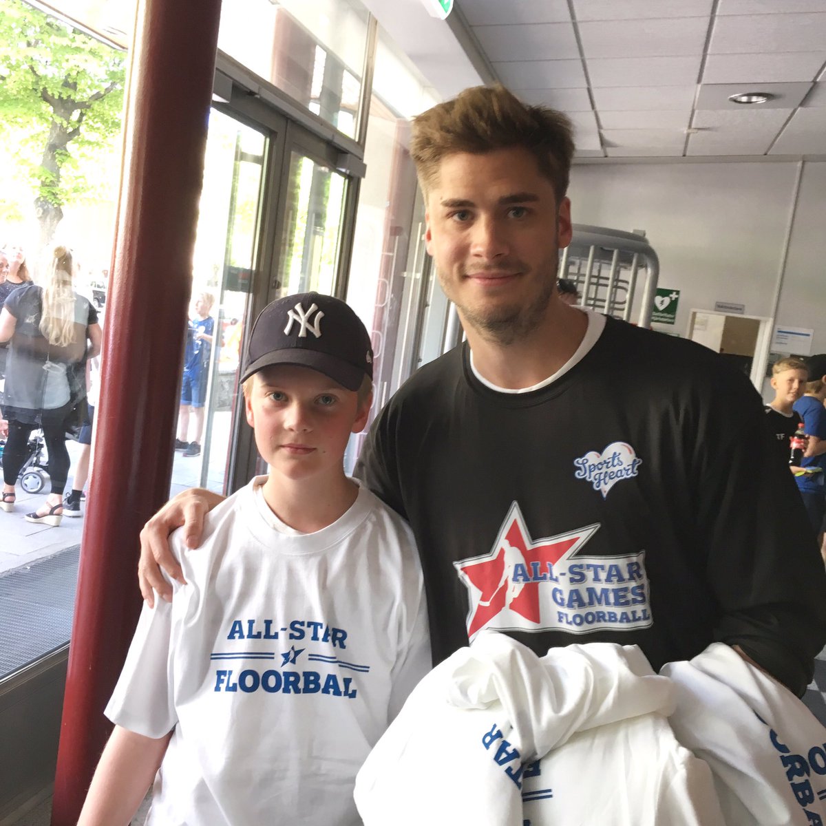 RedEagles1989's tweet photo. På plats i Eriksdalshallen, snart dags för Allstar game! https://t.co/DBCBknANrY