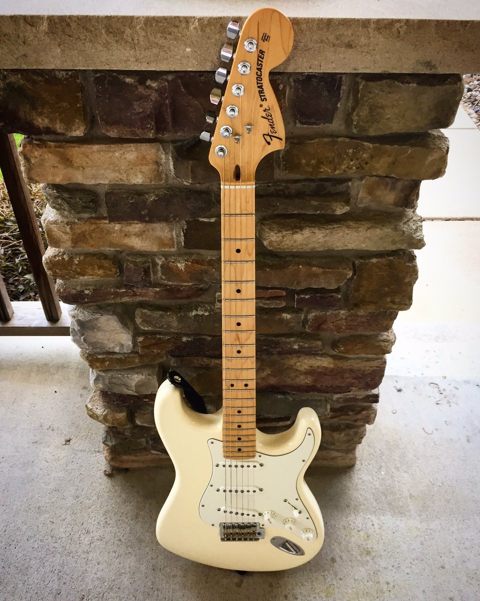DigMeUnderBand's tweet photo. Happy #Straturday! 2016 #Fender #AmericanSpecial #Prudence #NewMusic Coming soon... https://t.co/1JSjW1vs0R