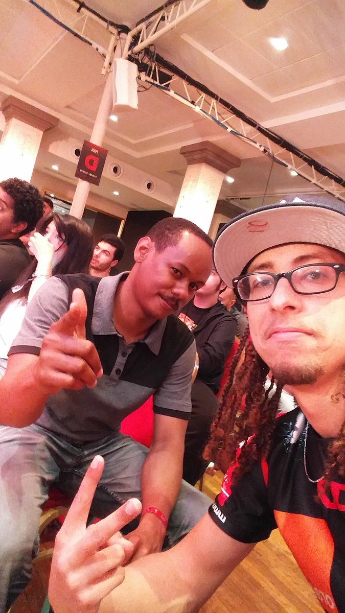 WhiteBl4ck's tweet photo. Yeaaahhh @cdv_Layo et moi-même on passe en top 32 winner side. Things are getting serious now ! #RedBullKumite @cdvlampard @CDV_spirit https://t.co/w3pEMM8GxS