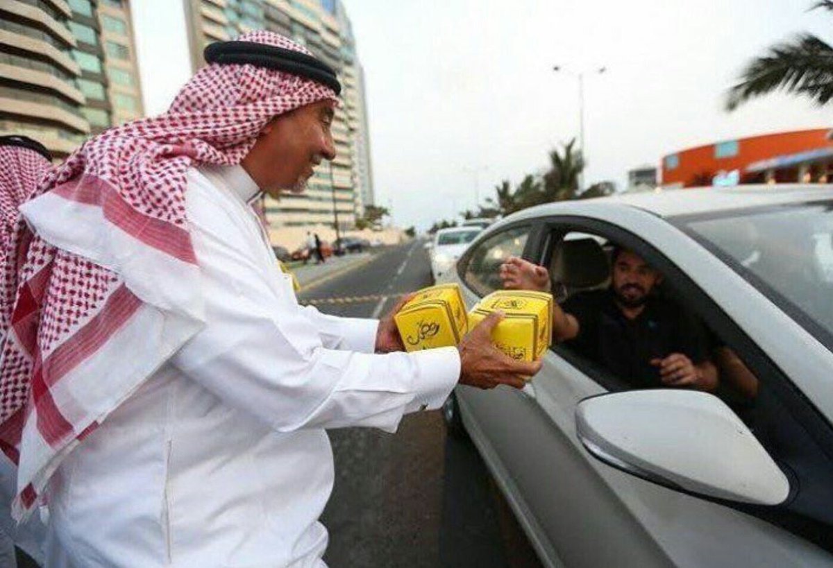 majeed_alsubhi's tweet photo. لاتنسونه من الدعاء عمل كل شي من اجل اسعادكم رغم تقدمه بالسن وصعوبة الوضع اسأل الله ان يرحمك ويدخلك الجنه ❤️ https://t.co/wtx1reOnF0