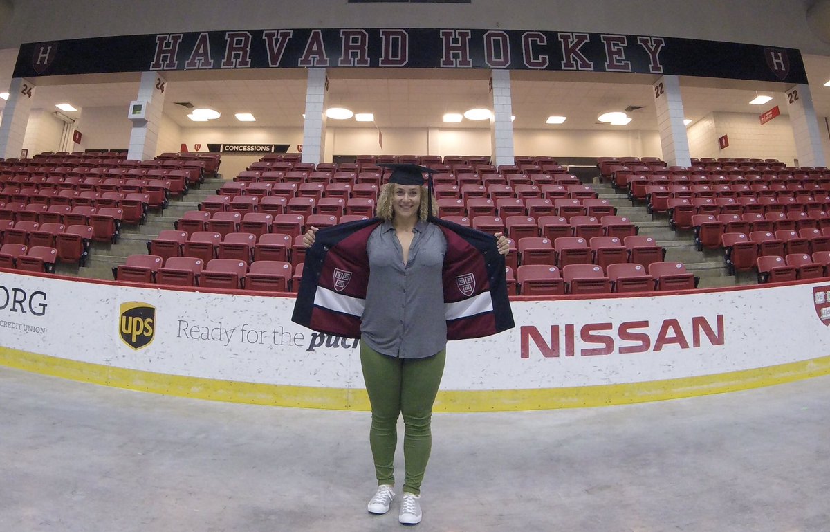 GameTimeDress's tweet photo. Hey look, it's @Harvard graduate @baumer37 with her new #GTDW threads! Jersey or blazer? You make that call #AlwaysGameTime https://t.co/ksMwqc49du