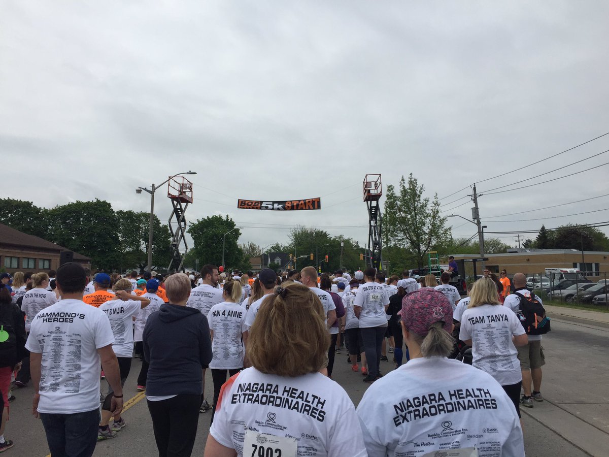 And we're off! Amazingly massive crowd starting the 5km run/walk! #RankinRun #CancerCare