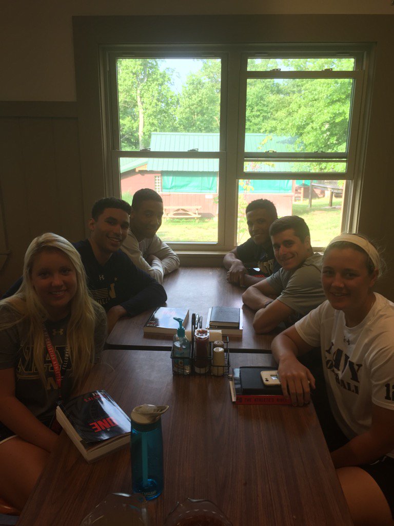 Myers_Kirby's tweet photo. Day 2 of #FCAMACC. So thankful for these @NavyAthletics athletes who took the time to come to this FCA College Camp. https://t.co/A5WyqKT8fx