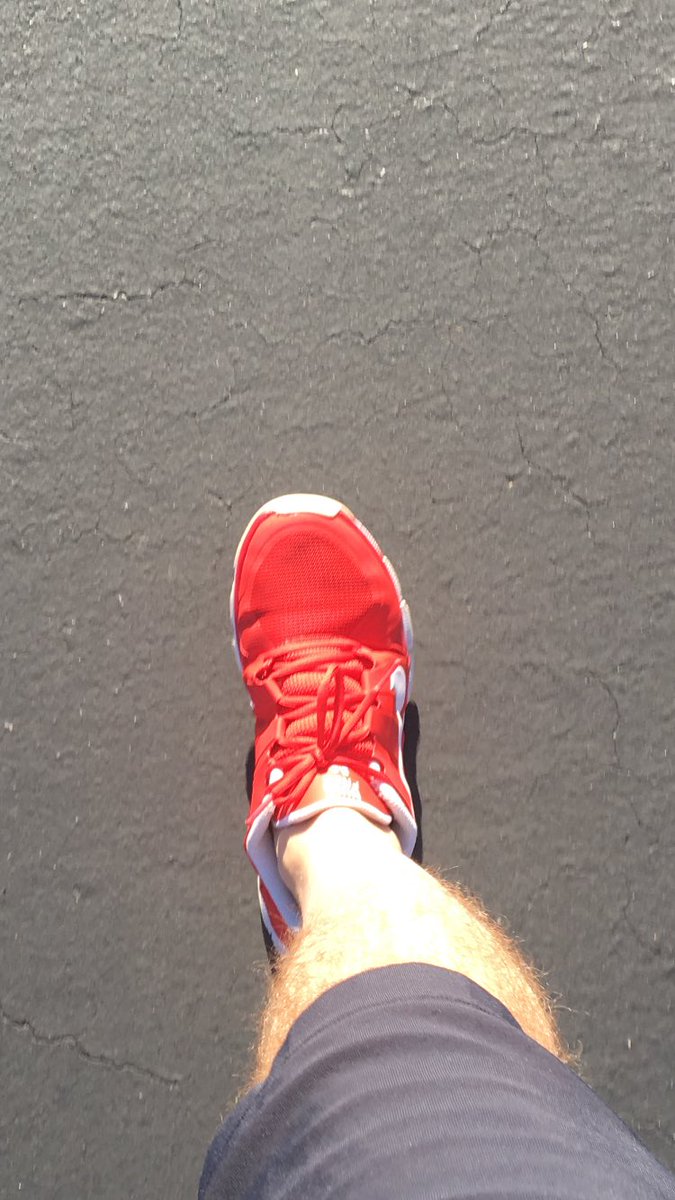 Dear world- when it doesn't make sense- when u find yourself in a free fall of crud..Do what I'm doing- 1  foot in front of the damn other 👊