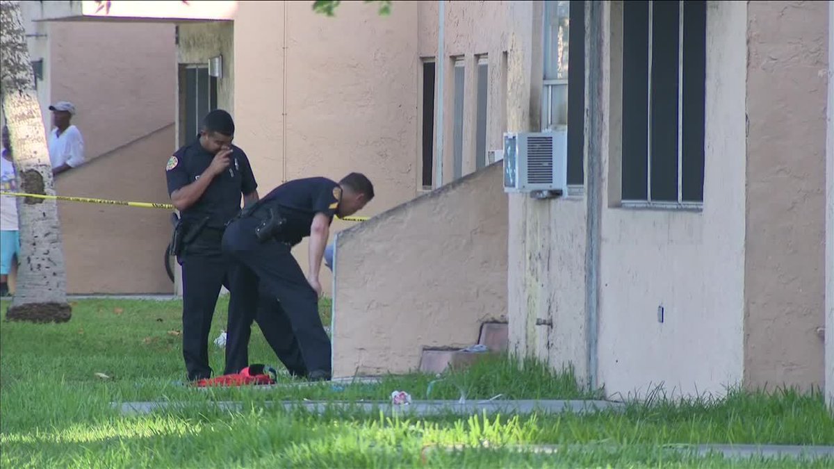 DEVELOPING STORY: Doctors pronounce man dead after shooting in Allapattah bit.ly/2s7nm9p https://t.co/tnGGE6fTDX