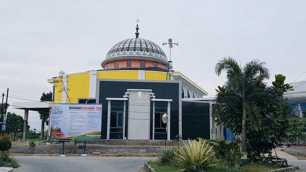 <a href="/ridwankamil/">Ridwan Kamil</a>  Camat Gedebage <a href="/bsukardi67/">Bambang Sukardi</a> "Kultum" hikmah ramadan giat "Tarling" di masjid Abu Bakar Ash Shidiq @LurahRanum  Sabtu 27/5/17