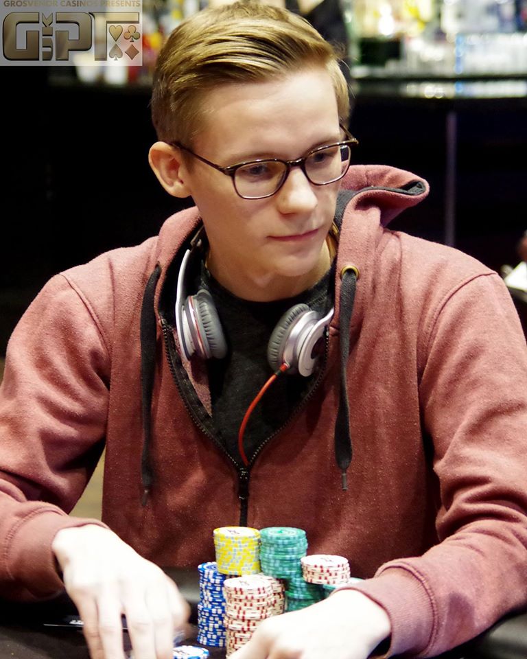 GrosvenorPoker's tweet photo. Ashley @sickhangover Hunt leads the final 35 players of #GUKPT Reading. 
Full chip counts here - https://t.co/8N4e0WZYTM https://t.co/JyQF6iN9er