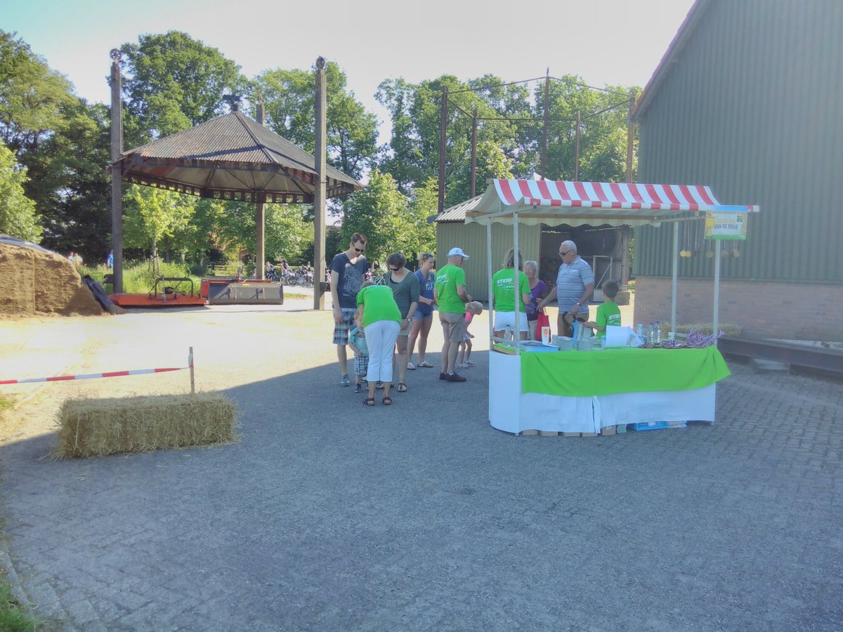 Wat een leuke <a href="/Campina/">Campina</a> #openboerderijdagen bij <a href="/TonvanRoomen/">Ton Van Roomen</a> en <a href="/FiekevdSchouw/">Fieke van der Schouw</a> . Erg leuk, leerzaam en vooral smakelijk.