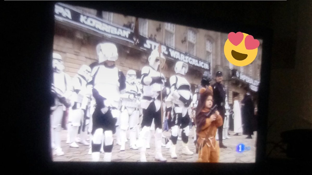 TecnologiaMr's tweet photo. Qué pena no poder estar en la concentración en Compostela por el Aniversario de Star Wars #starwars40th #StarWars #conpostela Disfrutad!!! 😍 https://t.co/pwGv7IApi4