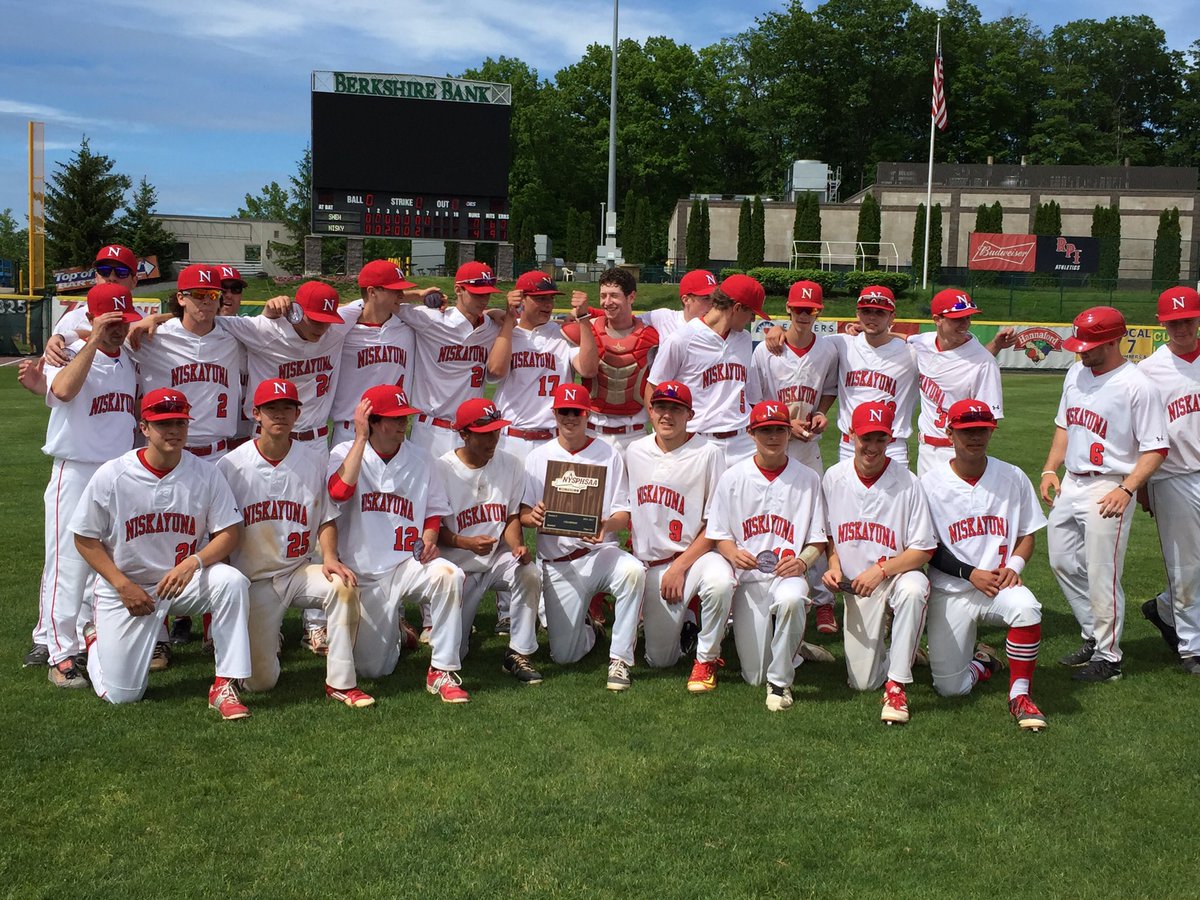JRultenberg's tweet photo. This is what it looks like to be a first time sectional champion. Congrats @Nisky_Baseball https://t.co/uGBi61h9pl