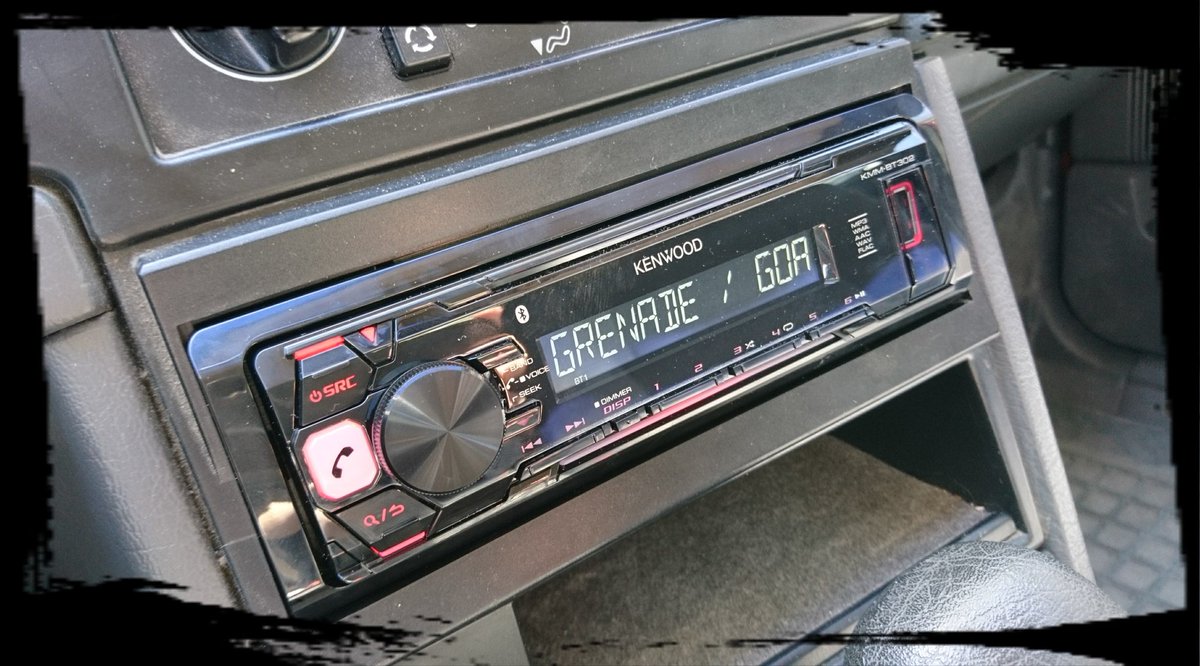 MelaaSWE's tweet photo. And now my whole city can hear this masterpiece!! ππ #masterpiece #newcarradio #soloud #GRENADEVIDEO #GOAT @Jack_Maynard23 @ConorMaynard https://t.co/jQcYEAfhSf